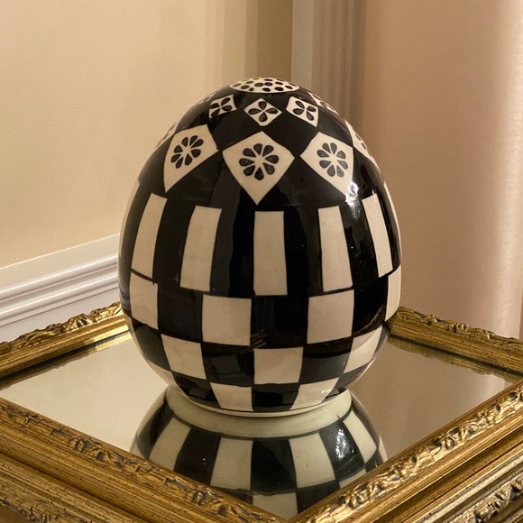 Other - 6.5” Black & White Check Ceramic Egg ✨NWT✨